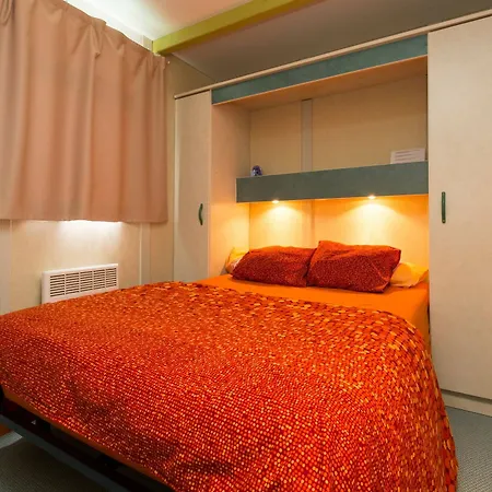 Campsite El Far 2*
