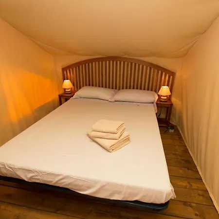 Campingplatz El Far 2*