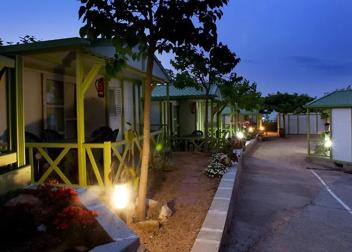 Kamp alanı El Far 2*