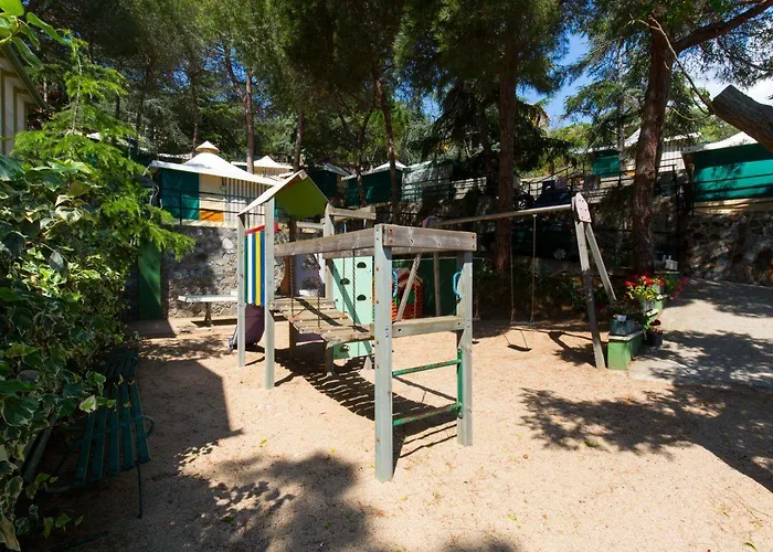 El Far Kamp alanı